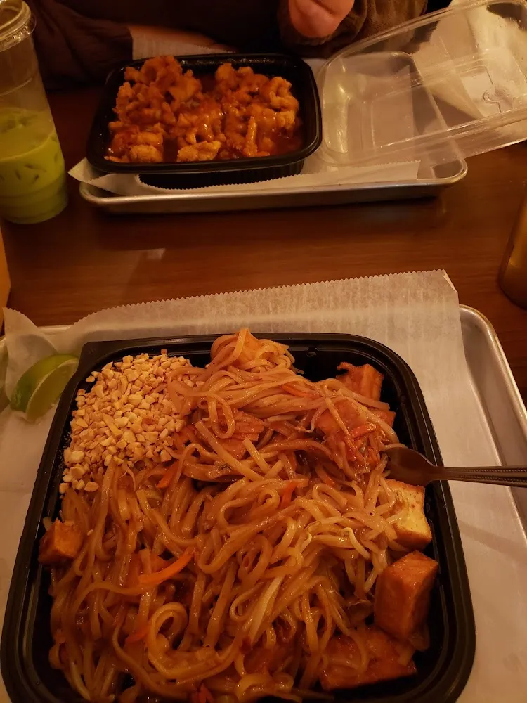 Pad Thai with Tofu Orange Chicken